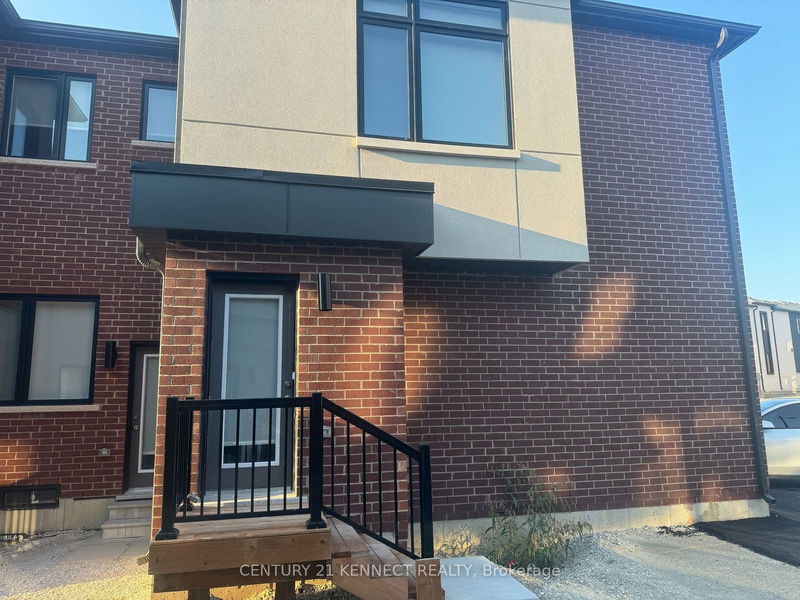 home for lease on 35 Golden Fern (Coach House) Street