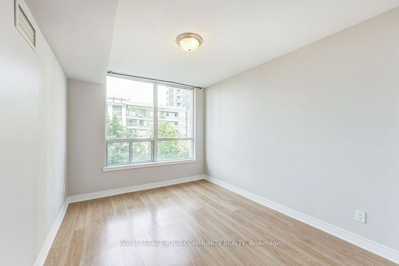  309 - 50 Disera Dr  Vaughan, L4J 9E9 | Image 22