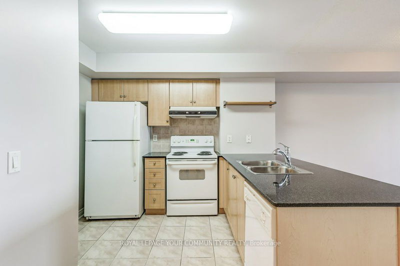  309 - 50 Disera Dr  Vaughan, L4J 9E9 | Image 8