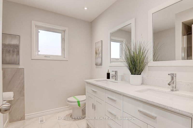 22 Taos Crt  Richmond Hill, L4C 0G5 | Image 21