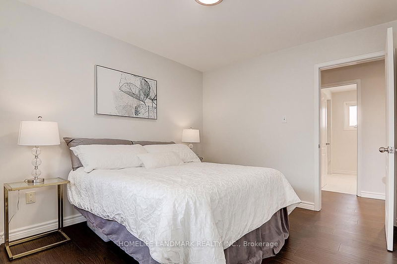 22 Taos Crt  Richmond Hill, L4C 0G5 | Image 25