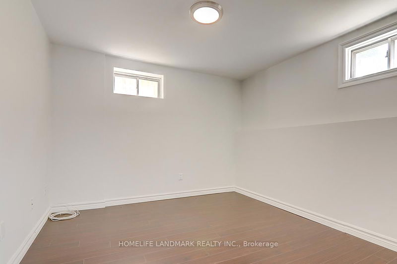 22 Taos Crt  Richmond Hill, L4C 0G5 | Image 32