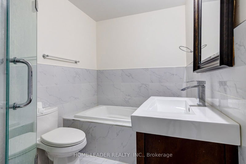 135 Spruce Ave W Richmond Hill, L4C 6V9 | Image 24