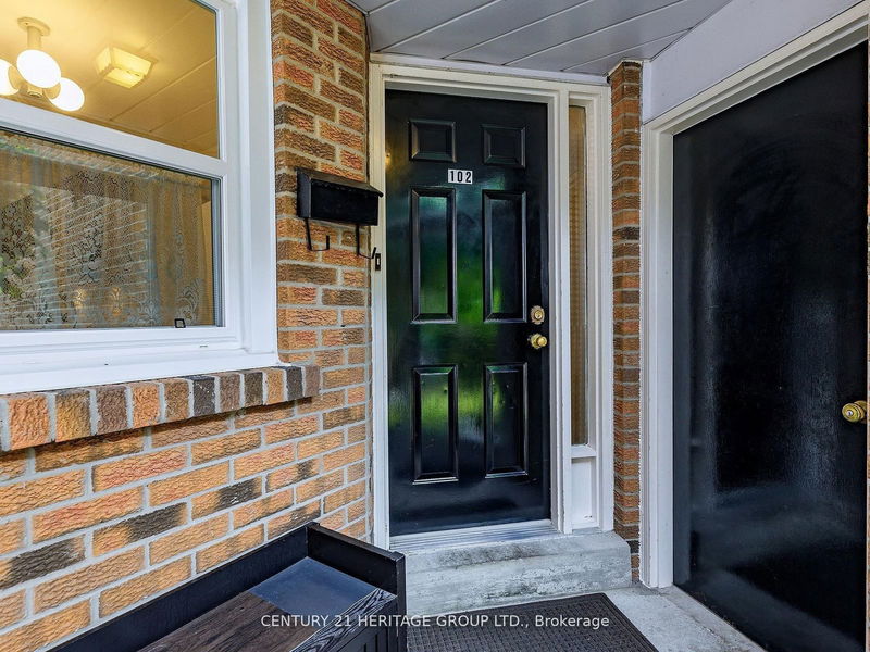 102 Baywood Crt  Markham, L3T 5W3 | Image 3