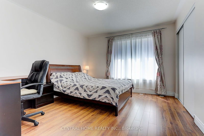  21 - 21 Galleria Pkwy  Markham, L3T 0A4 | Image 7