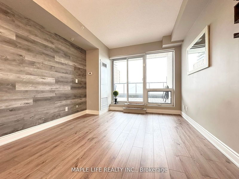  307 - 9090 Yonge St  Richmond Hill, L4C 0Z1 | Image 12