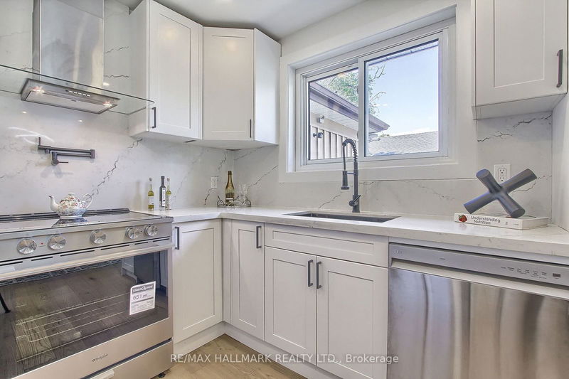 4 Corbett Cres  Aurora, L4G 2G1 | Image 14