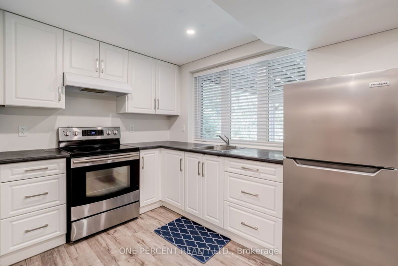 707 John Cole Crt  Newmarket, L3Y 5V7 | Image 28