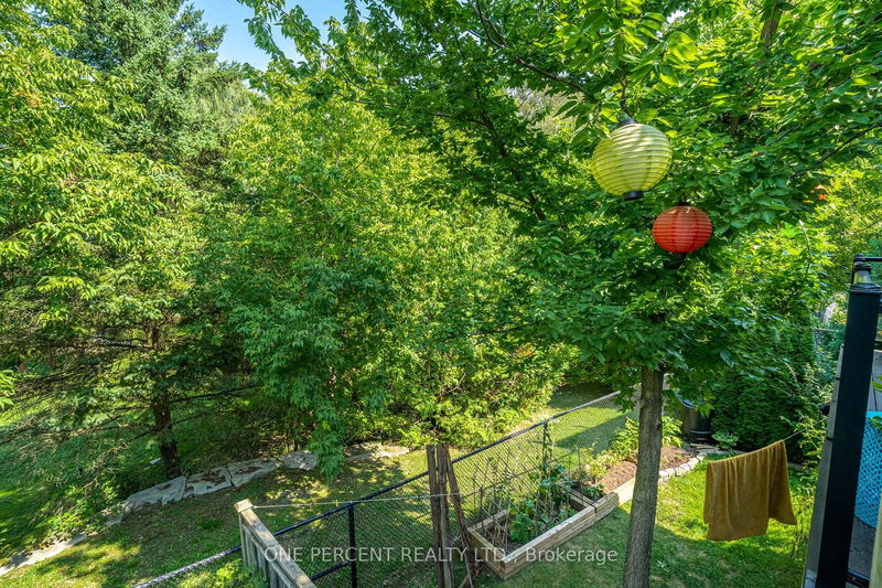 707 John Cole Crt  Newmarket, L3Y 5V7 | Image 35