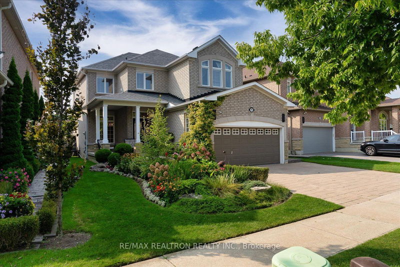 94 Raintree Cres  Richmond Hill, L4E 3Y8 | Image 4