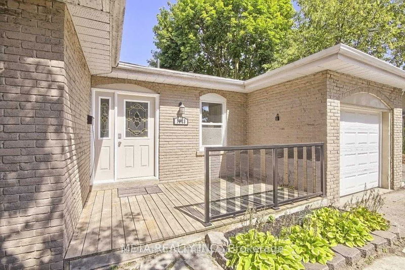 1043 Lemar Rd  Newmarket, L3Y 1S2 | Image 3