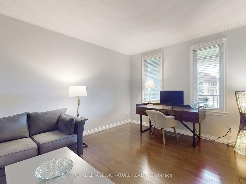 81 Garden Ave  Richmond Hill, L4C 6L6 | Image 4