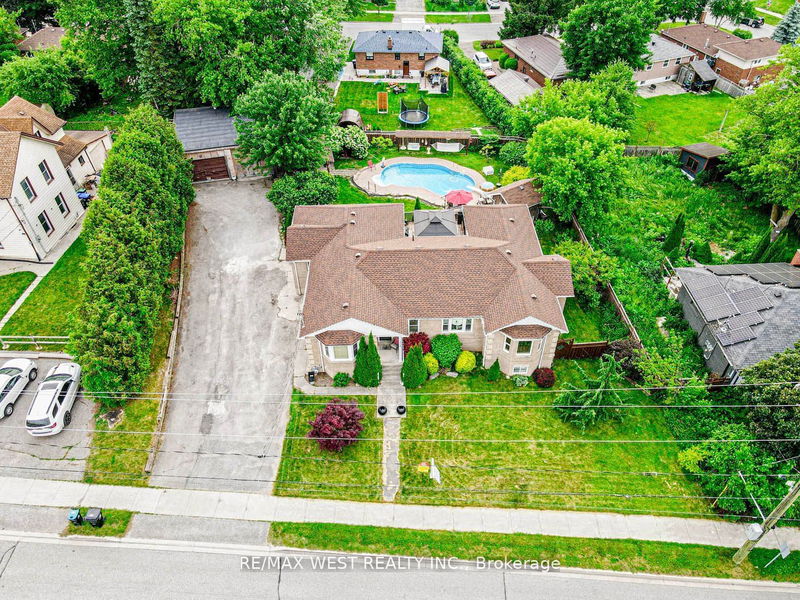 204 Simcoe Rd  Bradford West Gwillimbury, L3Z 1Y9 | Image 2