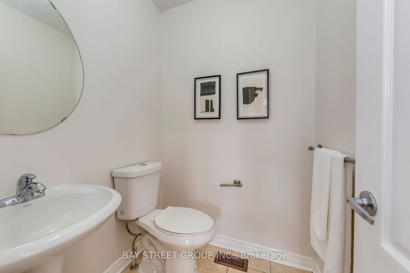 22 Dairy Ave  Richmond Hill, L4E 4X4 | Image 18