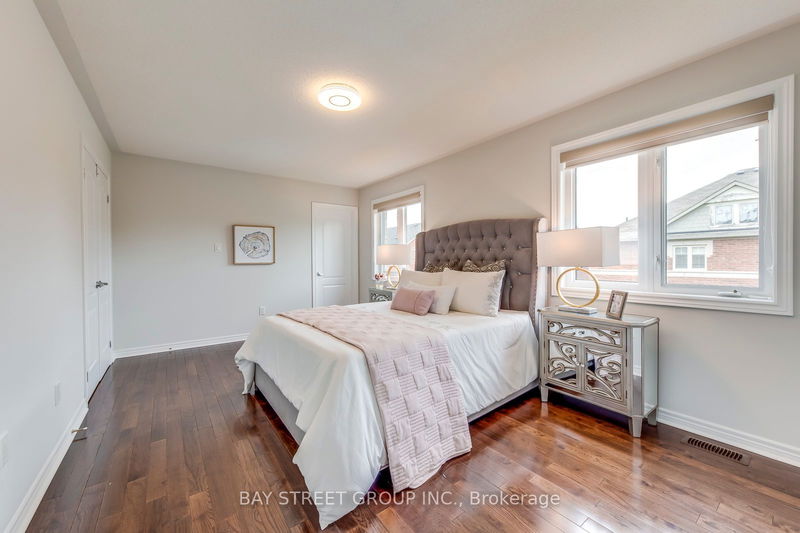 22 Dairy Ave  Richmond Hill, L4E 4X4 | Image 19