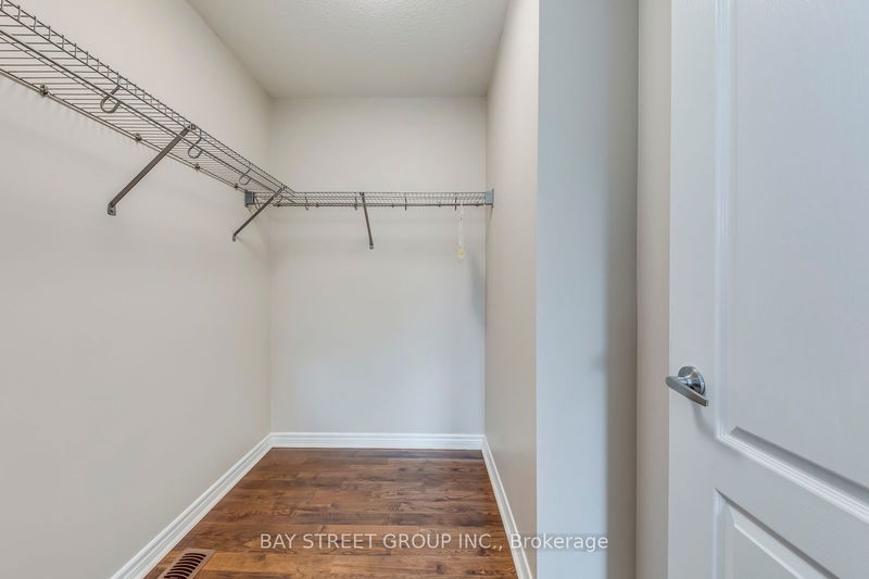 22 Dairy Ave  Richmond Hill, L4E 4X4 | Image 24