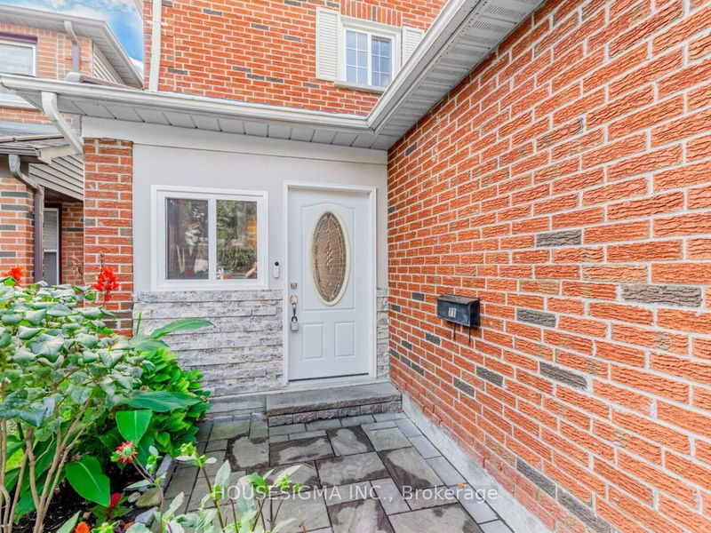 71 Swinton Cres  Vaughan, L4J 2W9 | Image 2