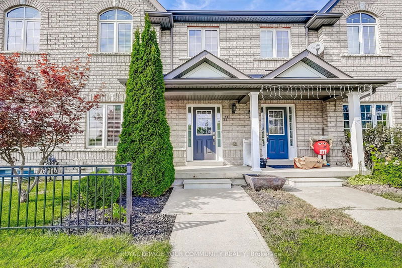 11 Caserta St  Georgina, L4P 0E6 | Image 1