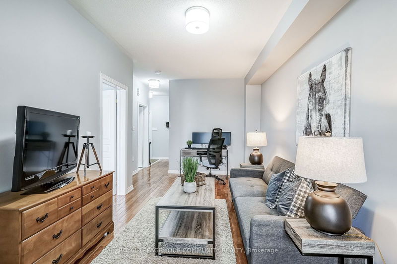 11 Caserta St  Georgina, L4P 0E6 | Image 3