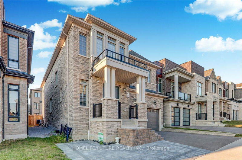 72 Markview Rd  Whitchurch-Stouffville, L1G 3X2 | Image 3