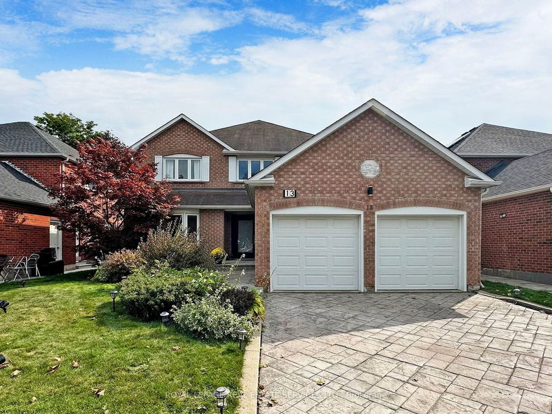 13 Beasley Dr  Richmond Hill, L4C 7Z3 | Image 1