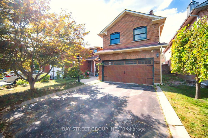 110 Summitcrest Dr  Richmond Hill, L4S 1A8 | Image 1