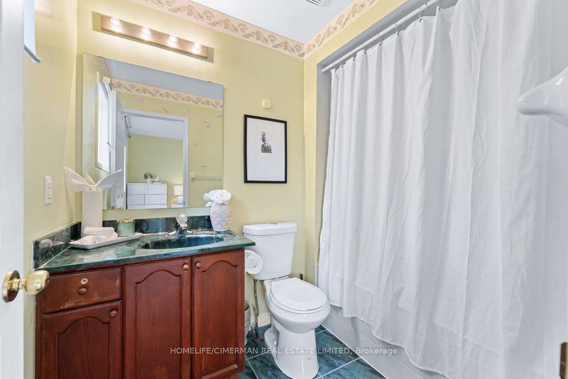 39 Vanity Cres  Richmond Hill, L4B 4E5 | Image 22