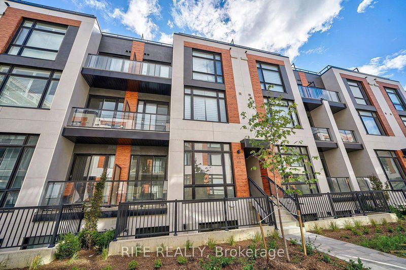  913 - 2 Steckley House Lane E Richmond Hill, L4S 1M4 | Image 3