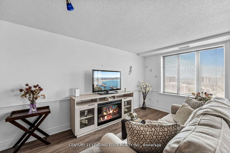  Ph6 - 135 Pond Dr  Markham, L3T 7V6 | Image 5