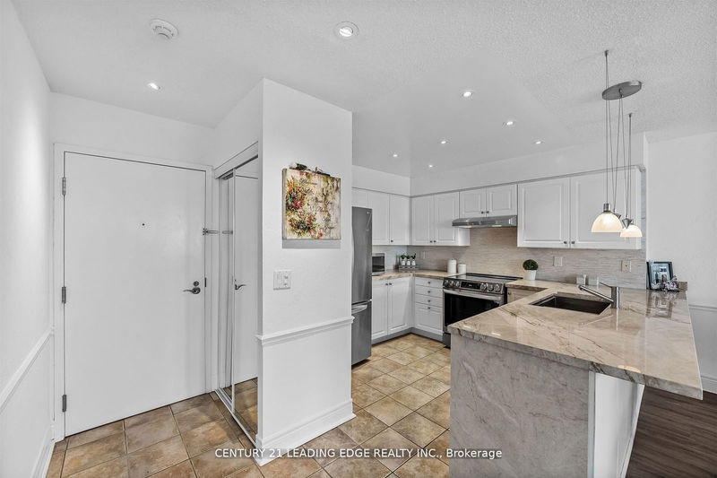  Ph6 - 135 Pond Dr  Markham, L3T 7V6 | Image 8