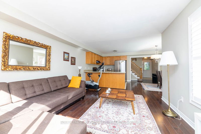 21 Baywell Cres  Aurora, L4G 7M7 | Image 13