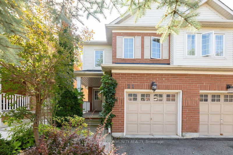 21 Baywell Cres  Aurora, L4G 7M7 | Image 3