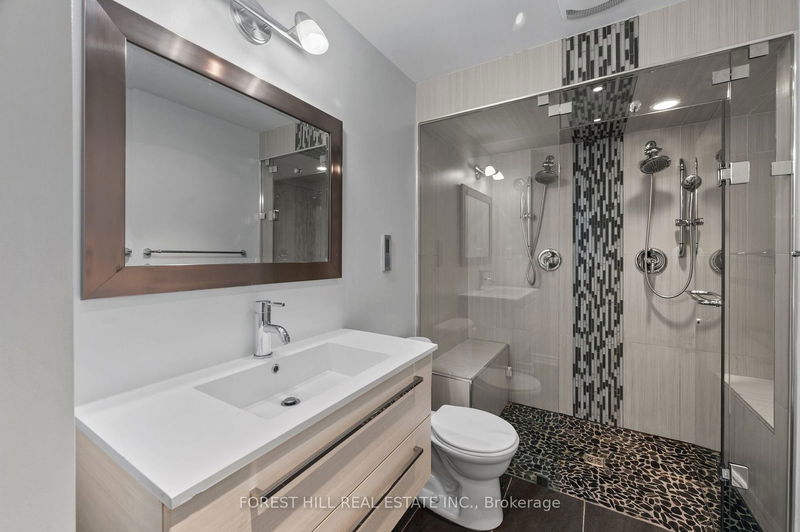 81 Southvale Dr  Vaughan, L6A 0Y6 | Image 30