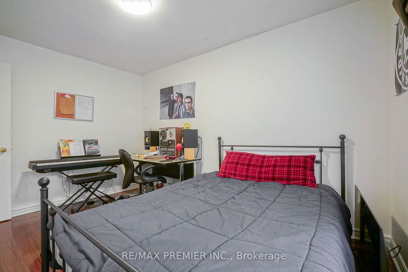 644 Srigley St  Newmarket, L3Y 1W9 | Image 22