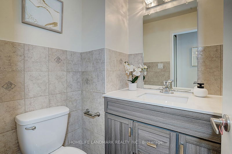 77 Greenbelt Cres  Richmond Hill, L4C 5S1 | Image 6