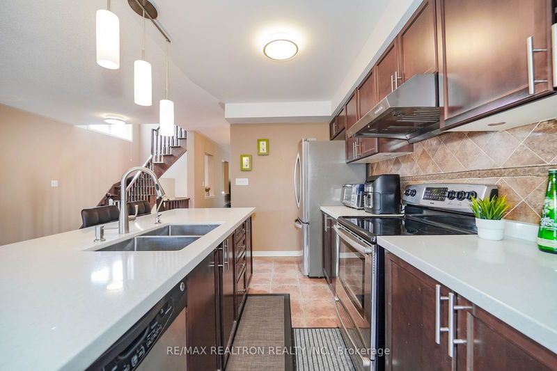 7 Rock Garden St  Markham, L6B 0J6 | Image 10