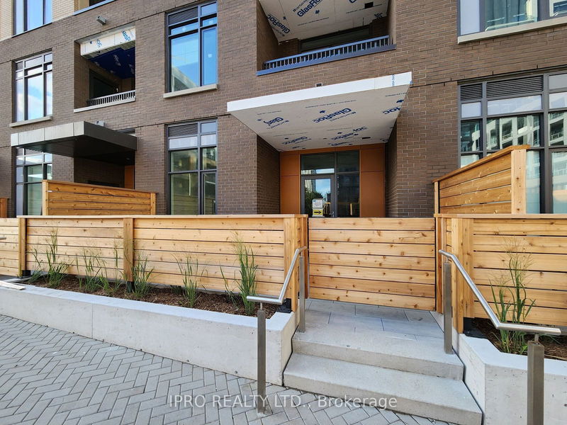 home for lease on 102-8 Beverley Glen Boulevard