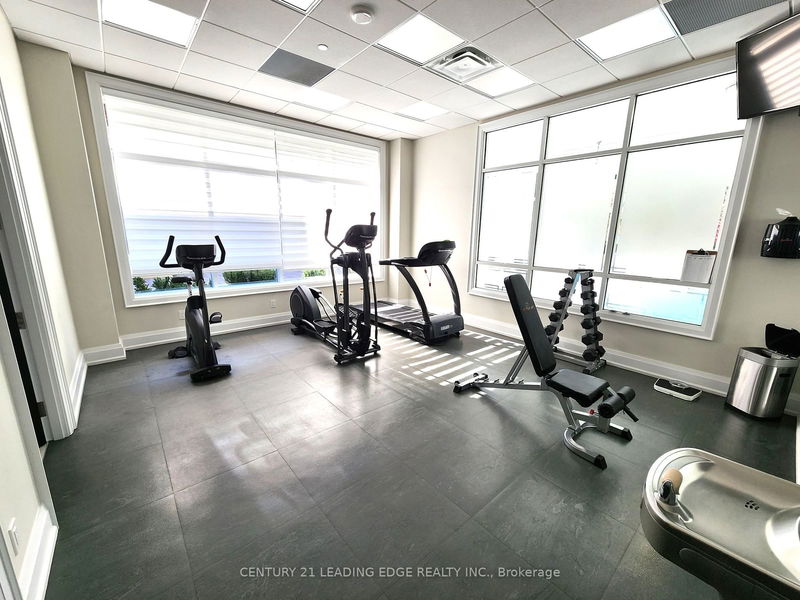  325 - 7 BOND Cres  Richmond Hill, L4E 1E6 | Image 3