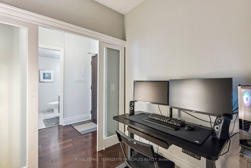  202B - 21 Upper Duke Cres  Markham, L6G 0B7 | Image 12