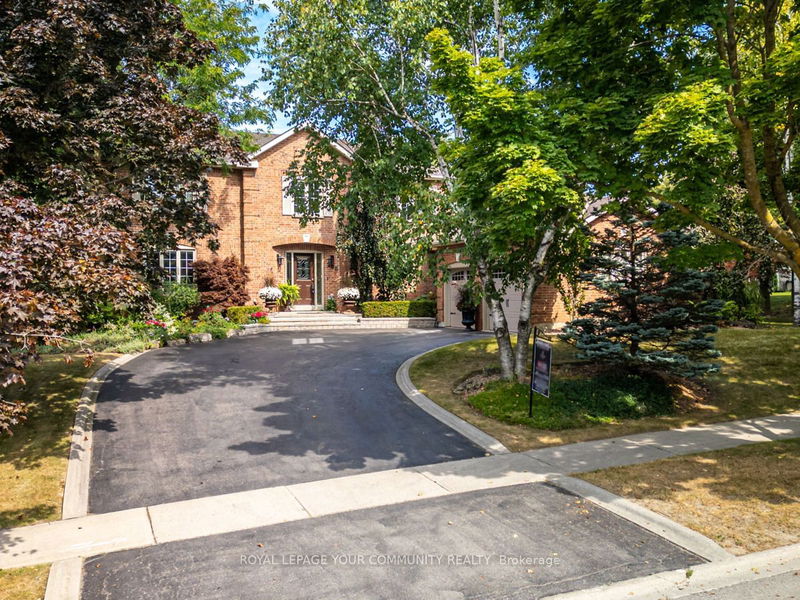 208 Burton Grve  King, L7B 1C7 | Image 1