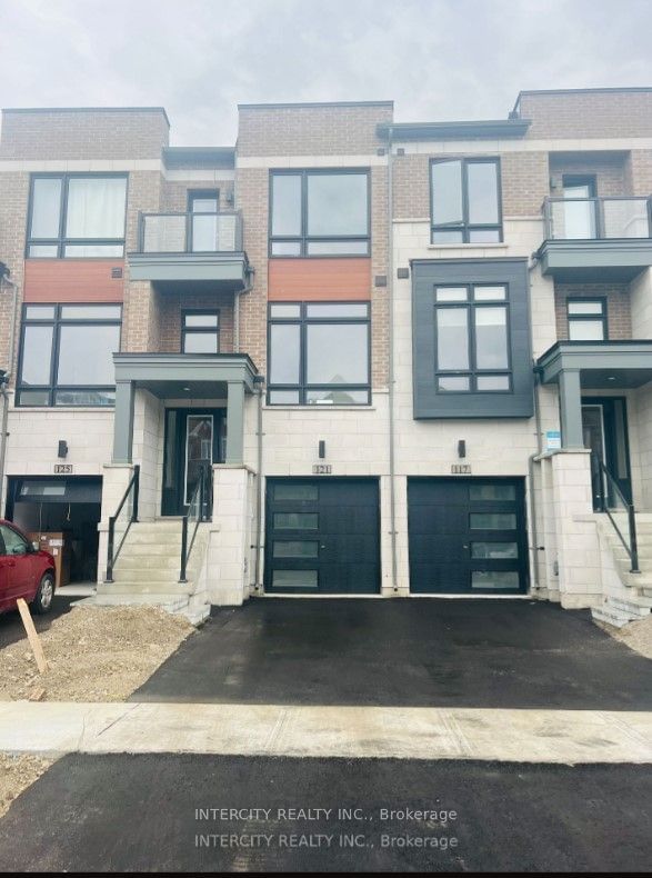 home for lease on 121 Farooq Boulevard