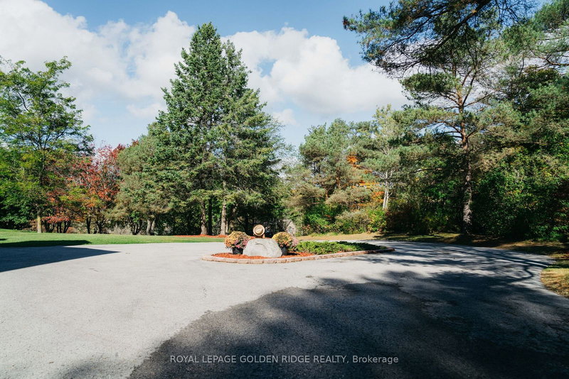 8 Greenvalley Circ, Whitchurch-Stouffville, L4A 2L4 | Image 3