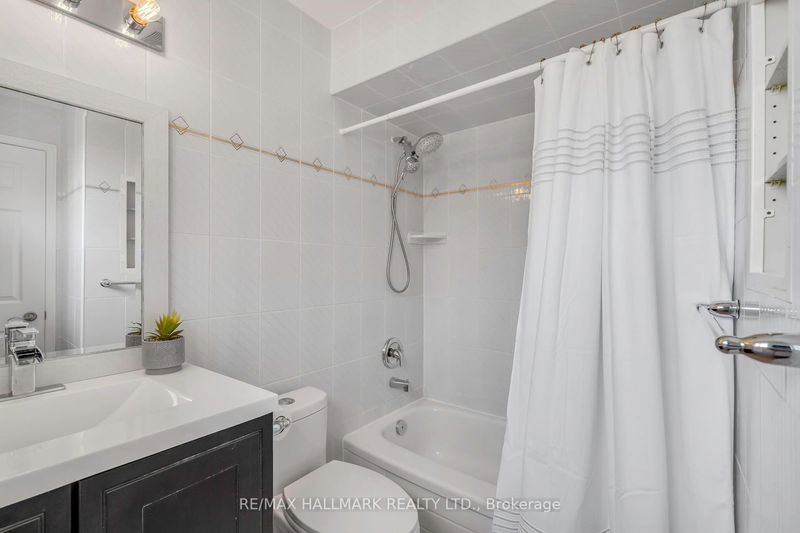 99 Belmont Cres  Vaughan, L6A 1L7 | Image 21