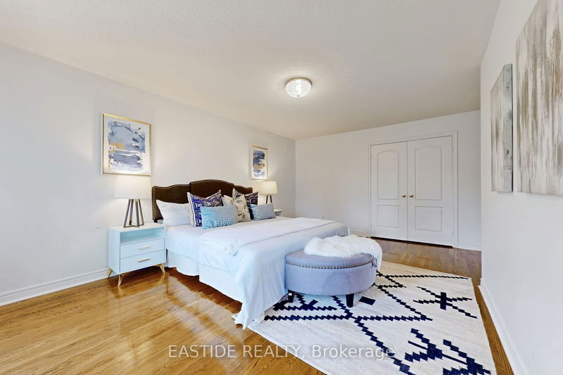 6 Taos Crt  Richmond Hill, L4C 0G5 | Image 13