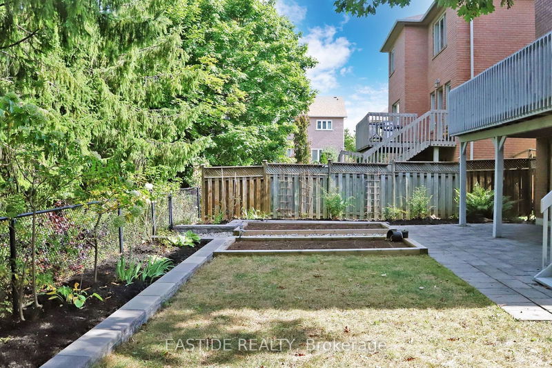 6 Taos Crt  Richmond Hill, L4C 0G5 | Image 31