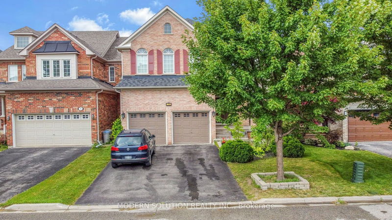 78 Laurier Ave W Richmond Hill, L4E 4P5 | Image 1