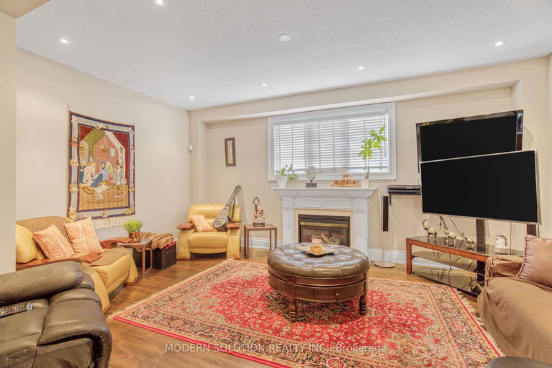 78 Laurier Ave W Richmond Hill, L4E 4P5 | Image 15