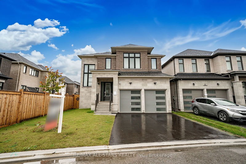 48 Joiner Circ  Whitchurch-Stouffville, L4A 7X4 | Image 1