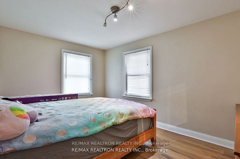 127 Harding Blvd  Richmond Hill, L4C 1S9 | Image 16