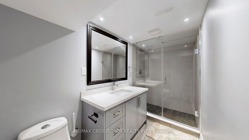 1 Glamorgan Crt  Markham, L3R 7V7 | Image 31